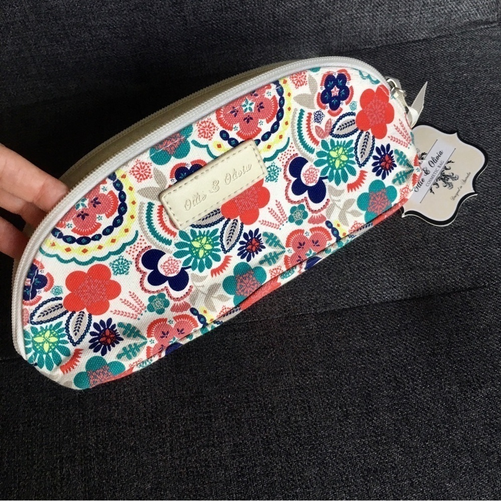 Ollie & Olivia Colorful, Floral Cosmetic Zipper Bag Pouch, Ivory